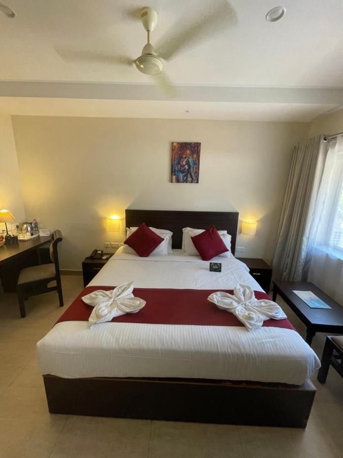 Hotel Yamuna Adur Eksteriør billede