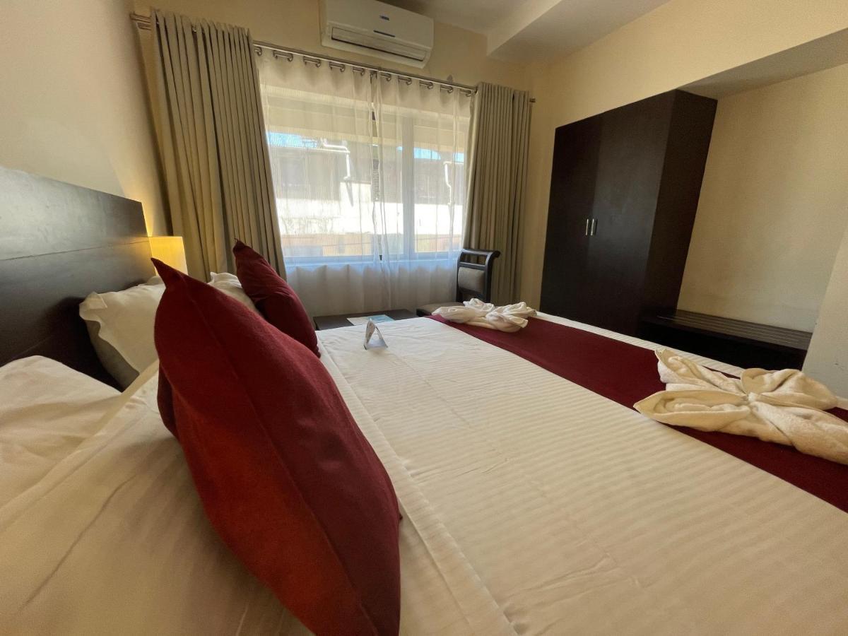 Hotel Yamuna Adur Eksteriør billede