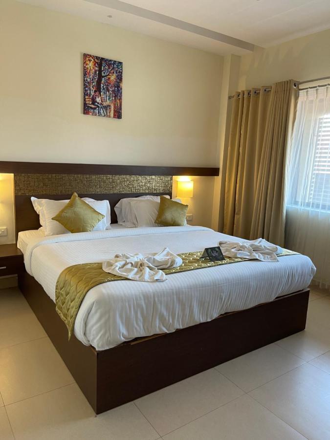 Hotel Yamuna Adur Eksteriør billede