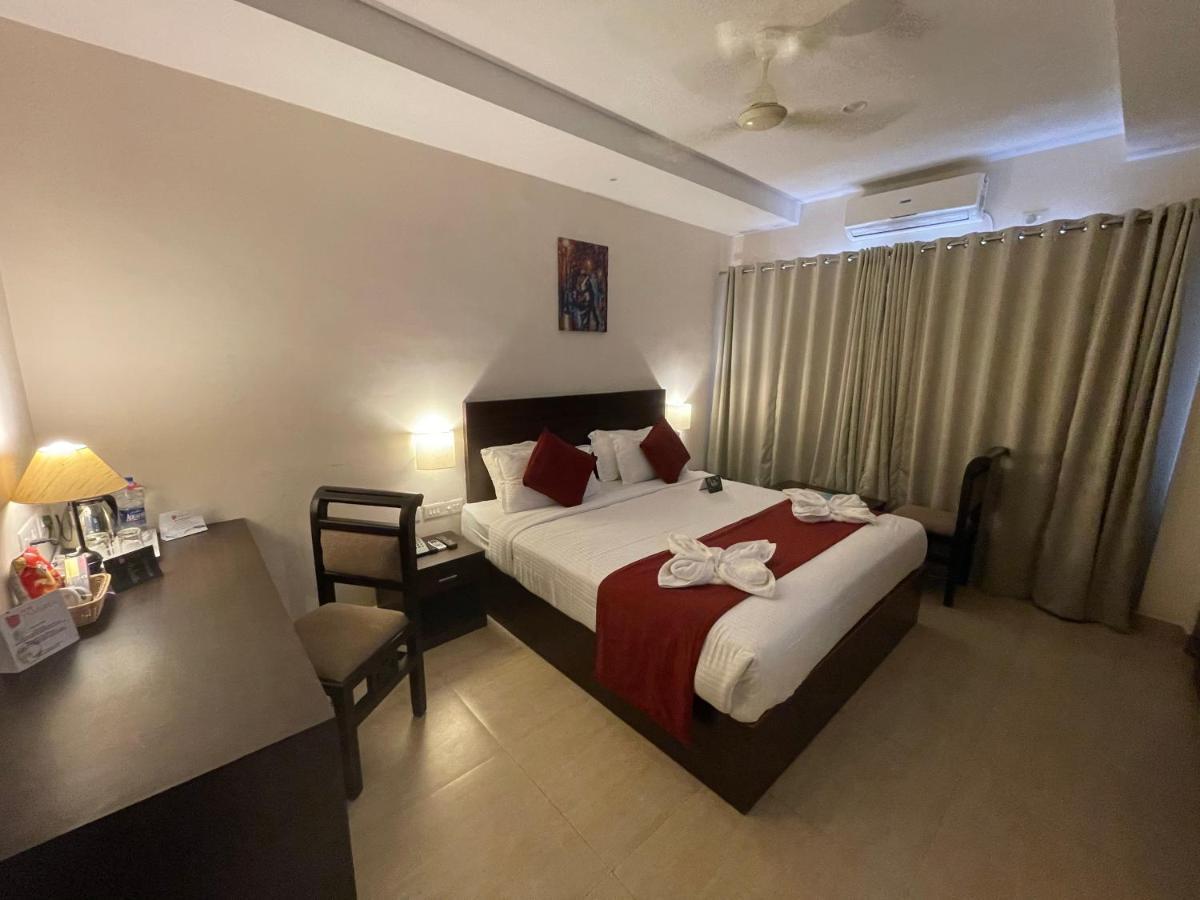 Hotel Yamuna Adur Eksteriør billede
