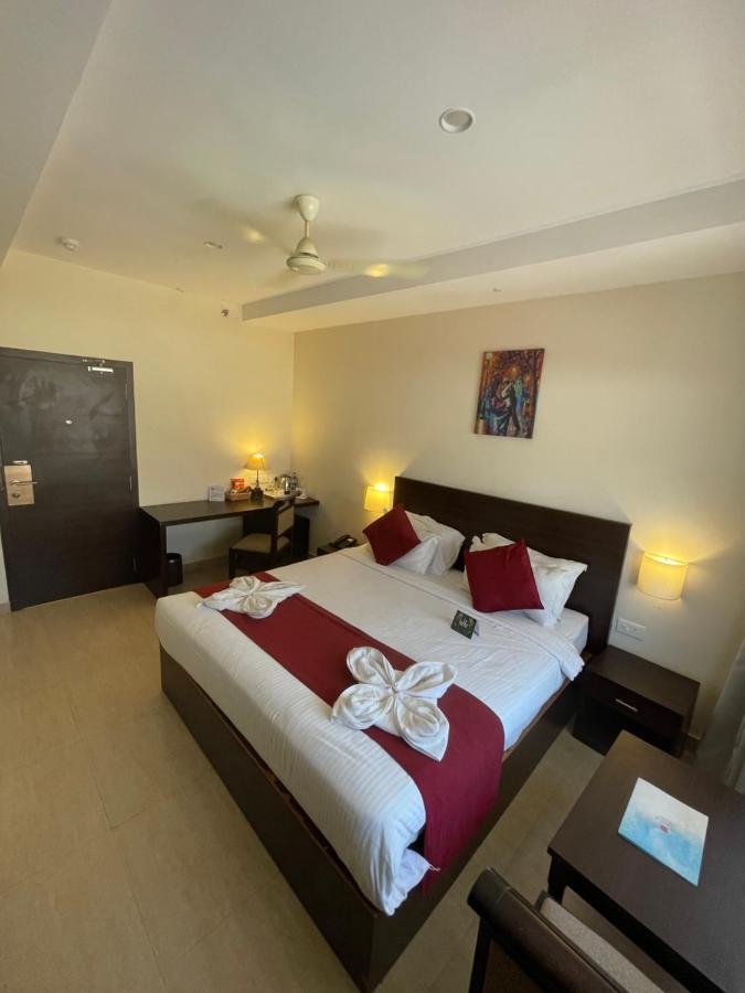 Hotel Yamuna Adur Eksteriør billede