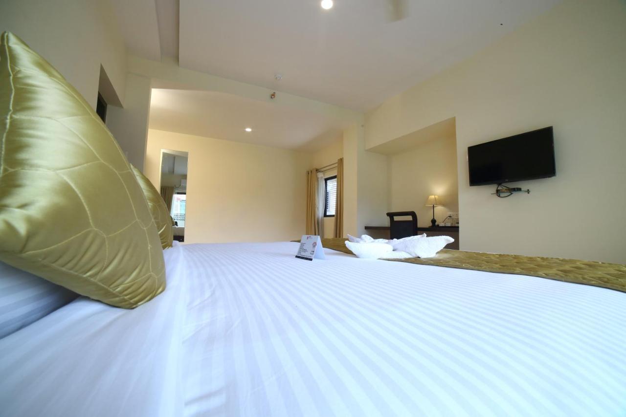 Hotel Yamuna Adur Eksteriør billede